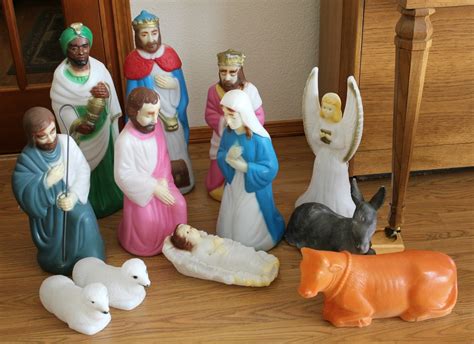 outdoor nativity set vintage